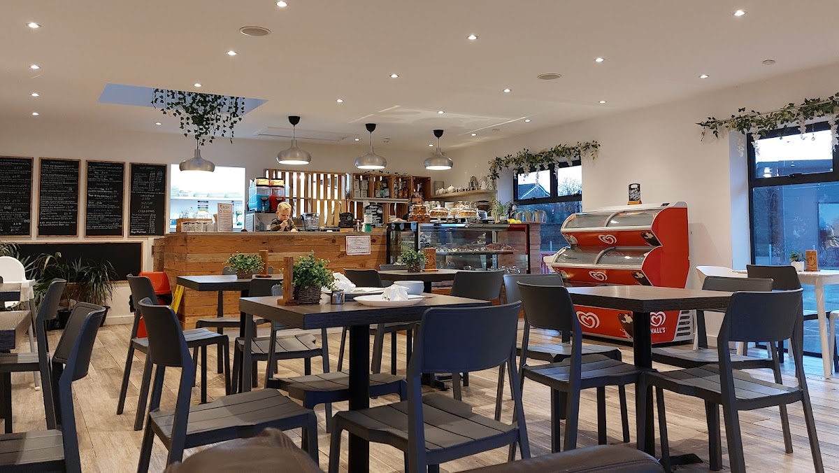 The Crew Café Photo 4