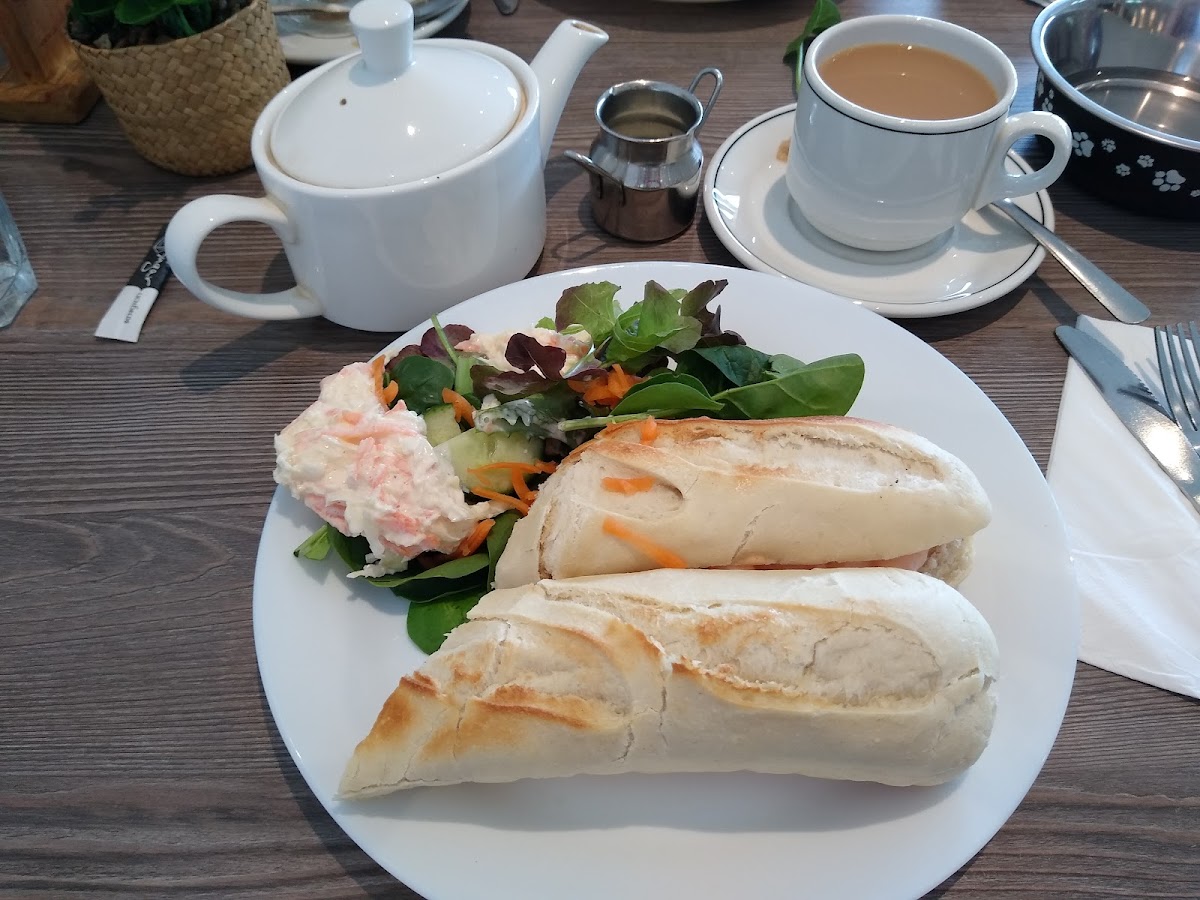 The Crew Café Photo 8