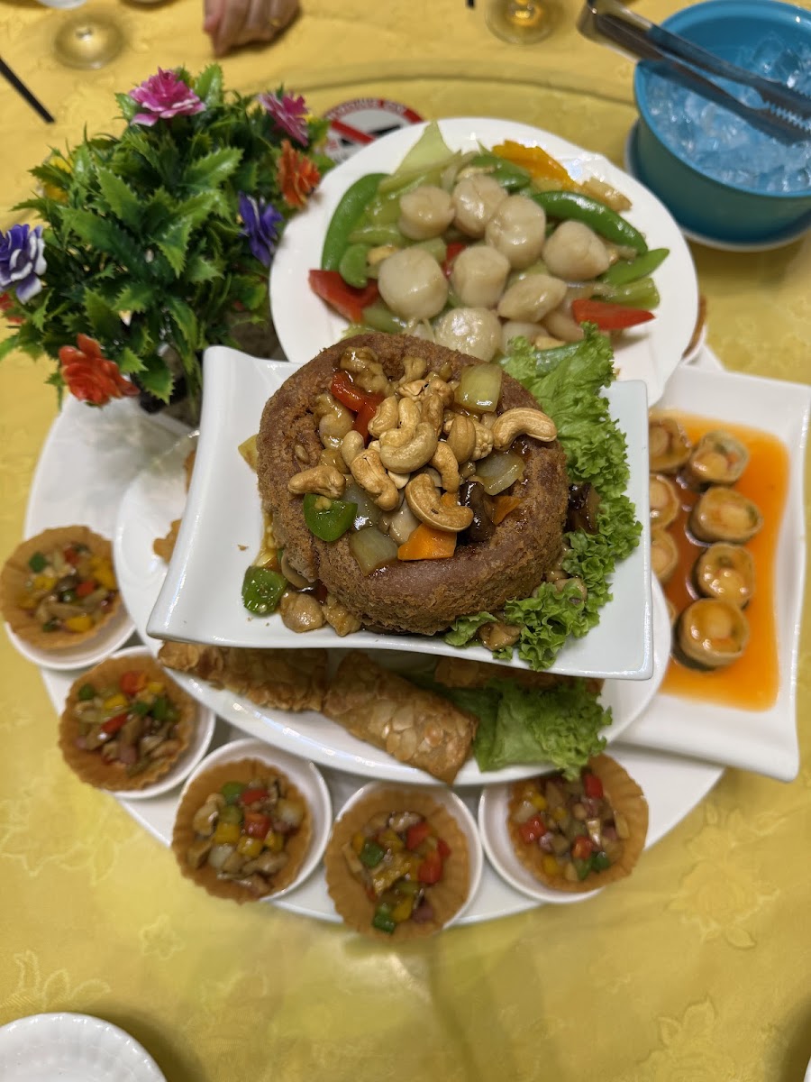 Golden Empire Palace Restaurant Photo 9