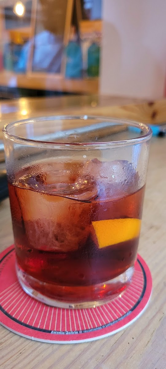 Entre Hores - Tapas, Vermut & Cocktails Photo 7