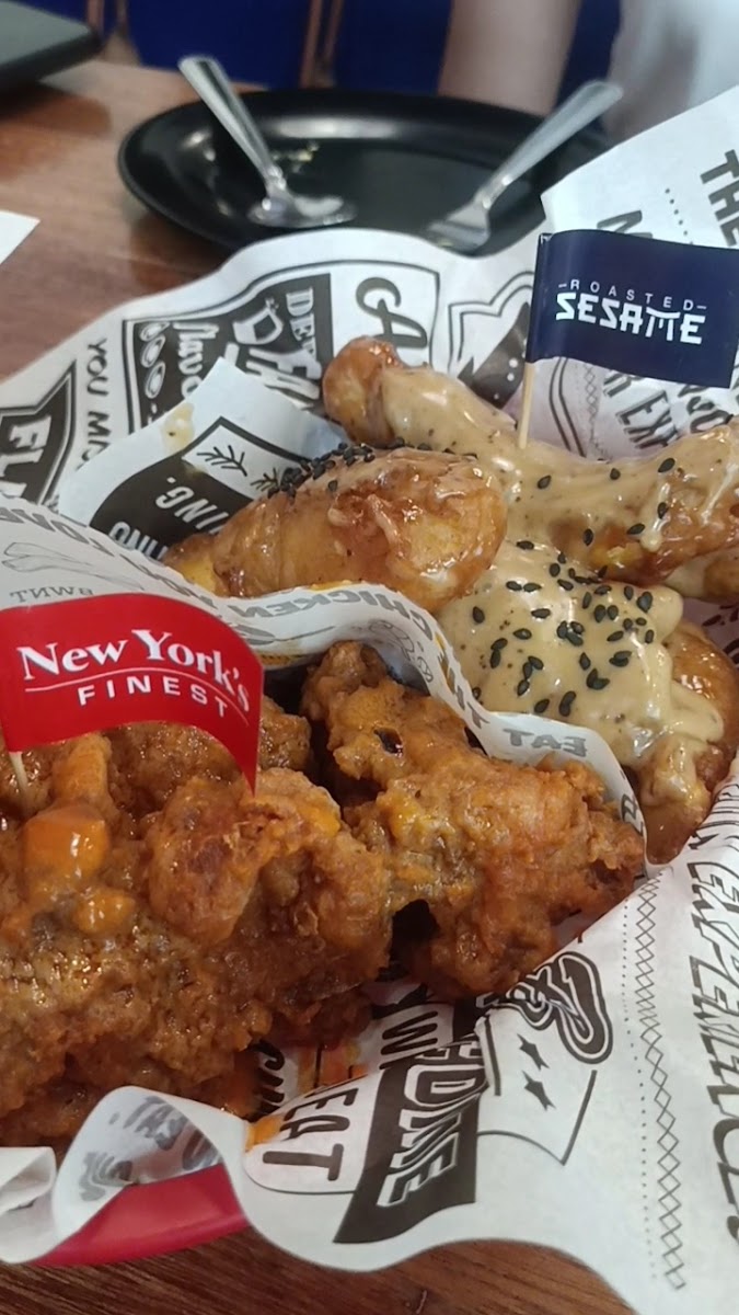 Buffalo's Wings ''N Things - Gateway Mall Photo 2