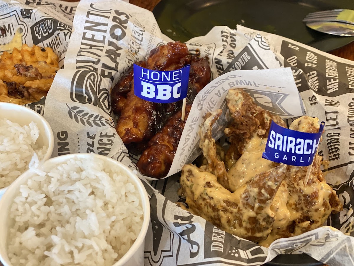 Buffalo's Wings ''N Things - Gateway Mall Photo 4