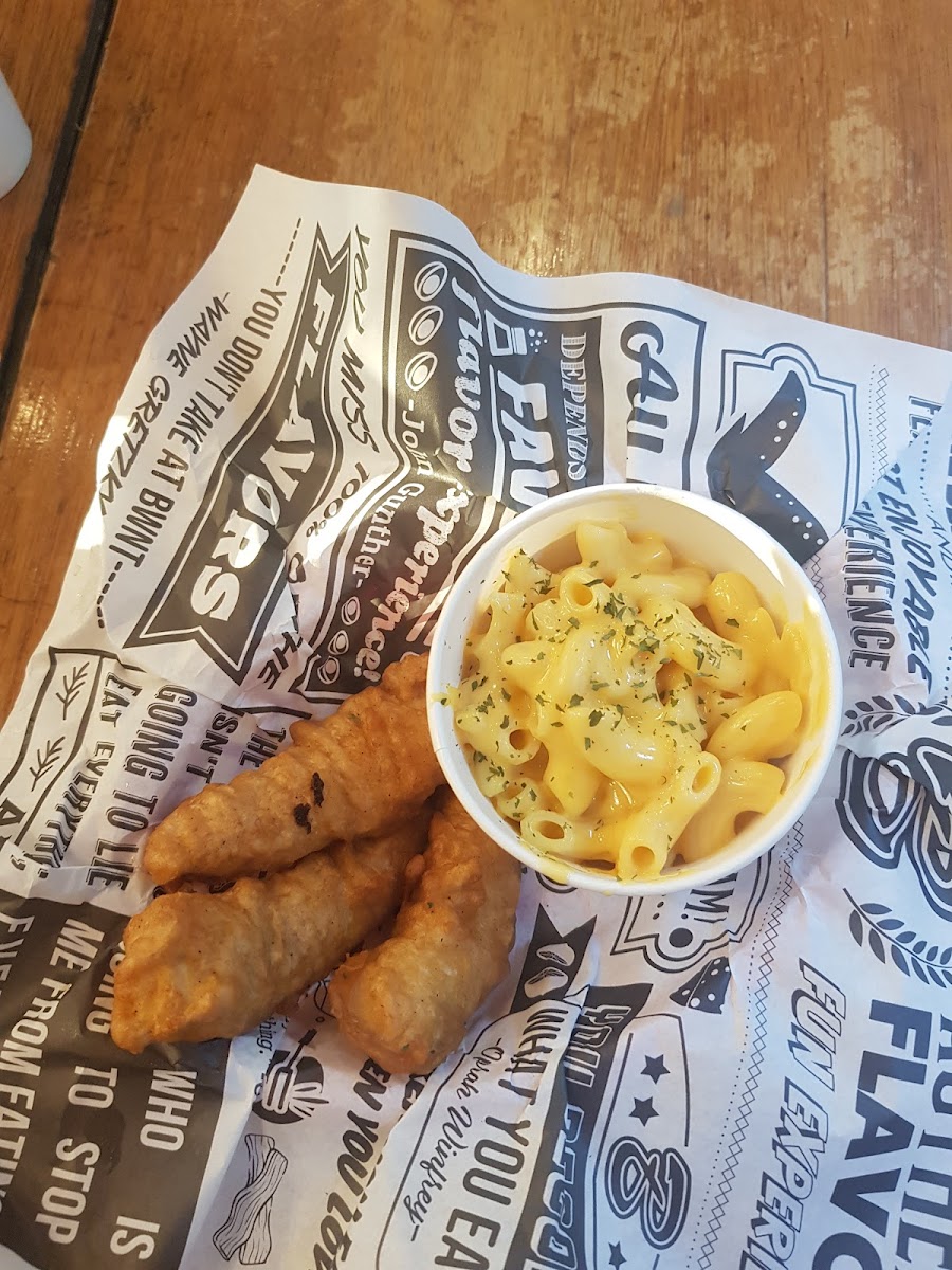 Buffalo's Wings ''N Things - Gateway Mall Photo 7