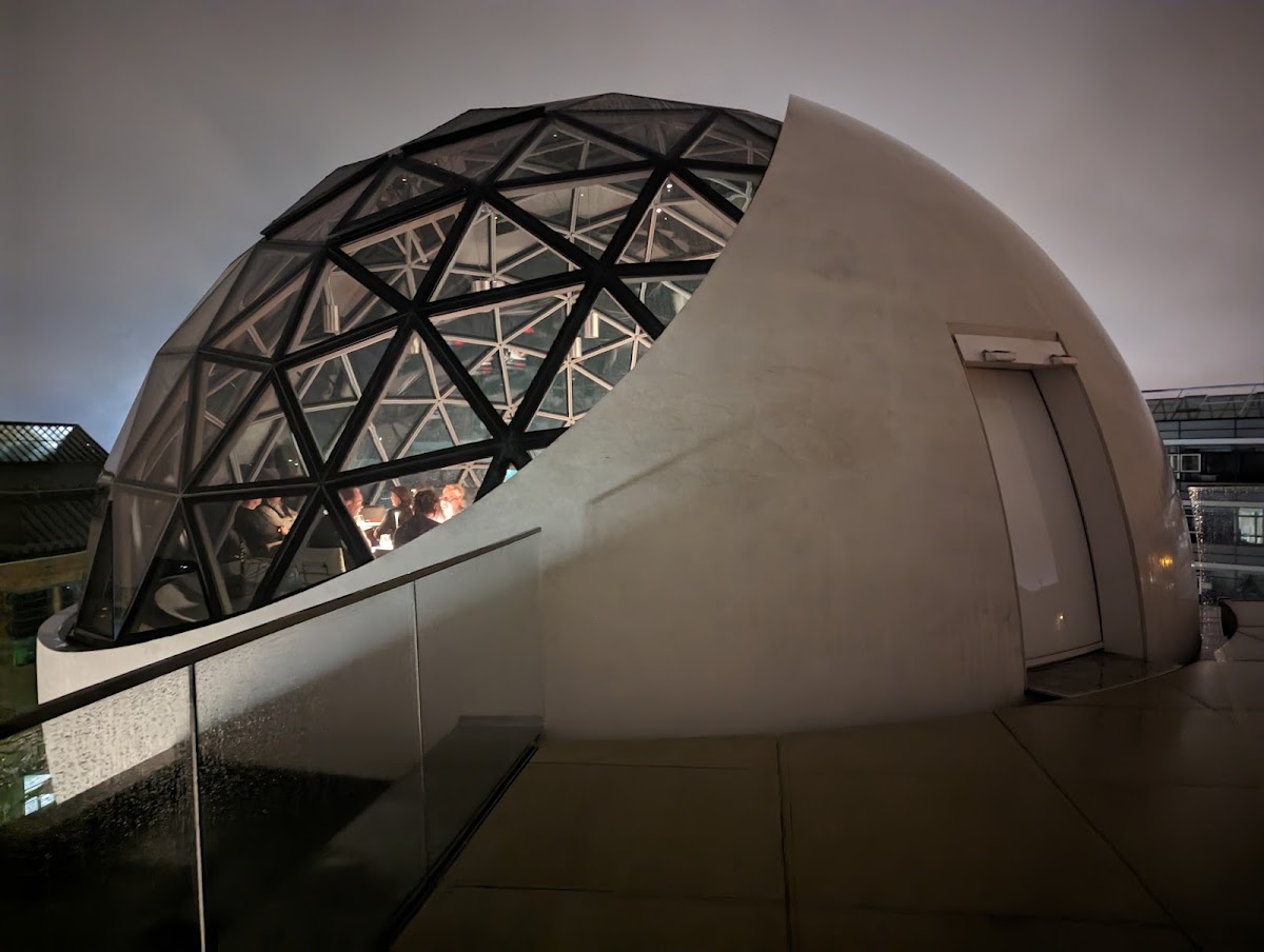 Niemeyer Sphere - Céu Dining Photo 4