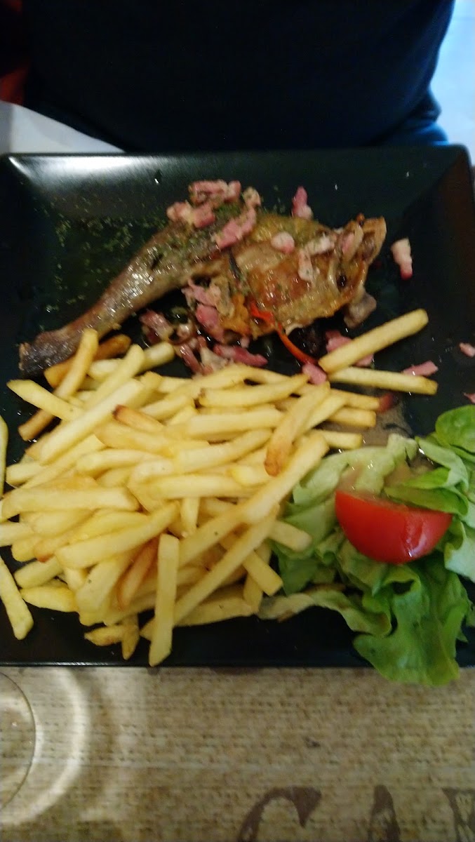 Brasserie De L' Etape Grillades Salades Repas