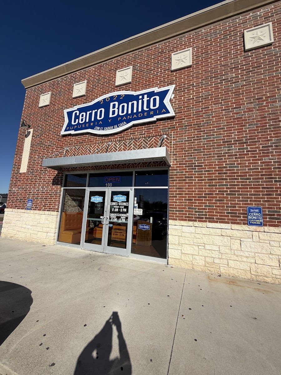 Cerro Bonito Pupuseria y Panaderia