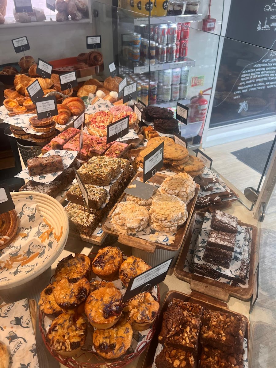 Two Magpies Bakery Photo 4