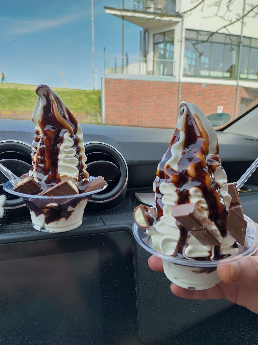 Sandra's Softeis•Frozenyogurt•Waffeln Photo 10