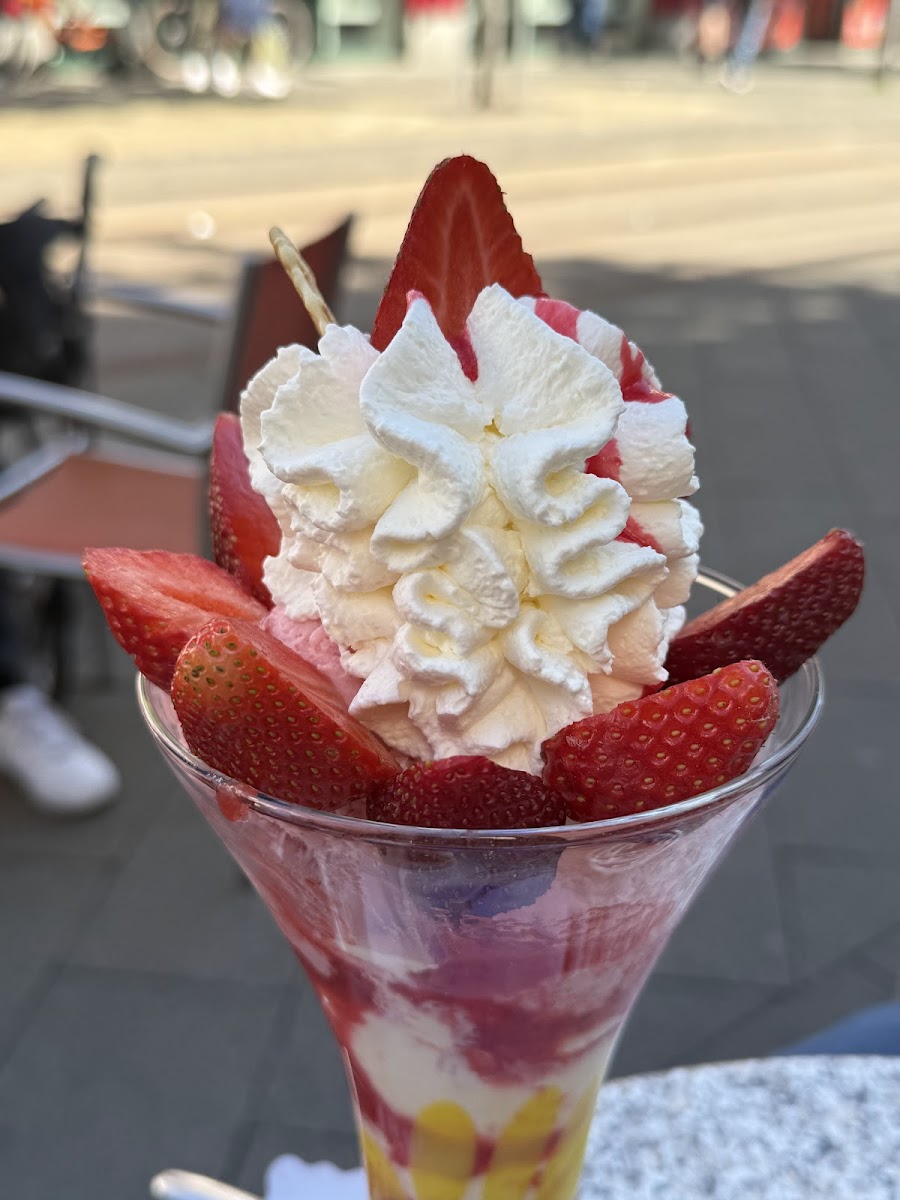 ice cream parlor 'Verona' Photo 3