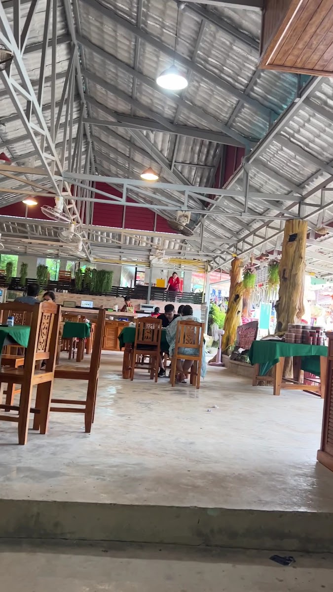 ร้านอาหารเรือนมรกต สระมรกต Ruen Morakot Restaurant Photo 2