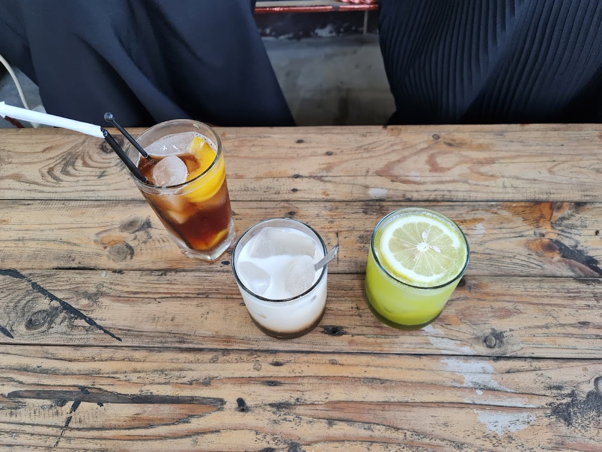 MAMILI COFFEE & FRIENDS Photo 5