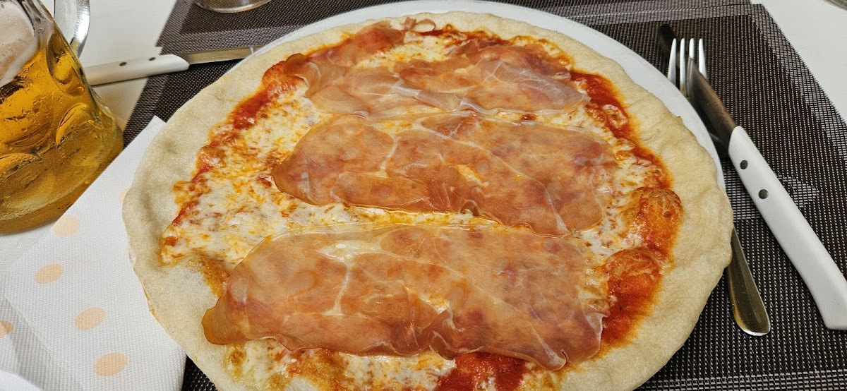 C'è Pizza e Pizza Photo 10