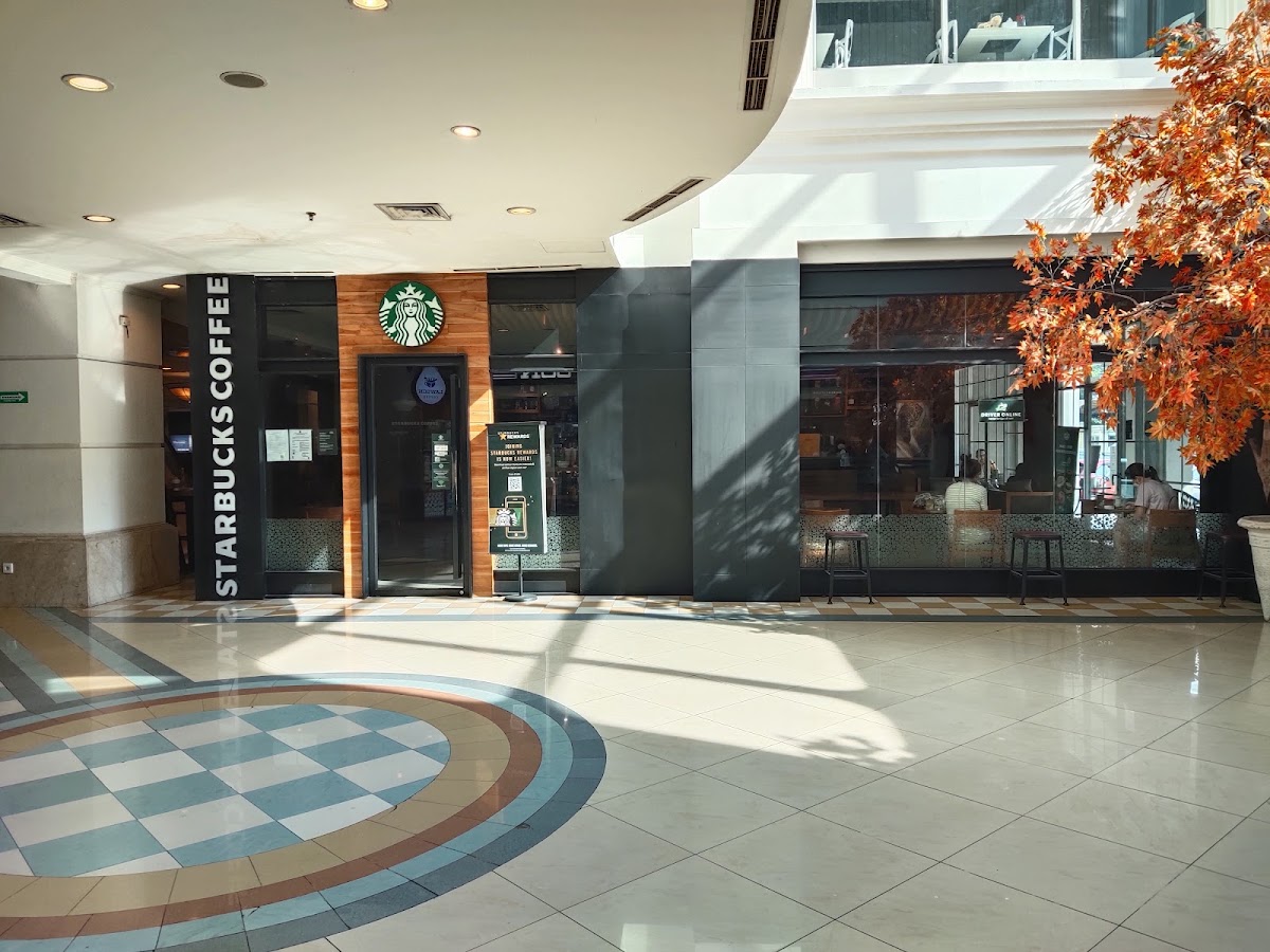 Starbucks Bellezza Shopping Arcade