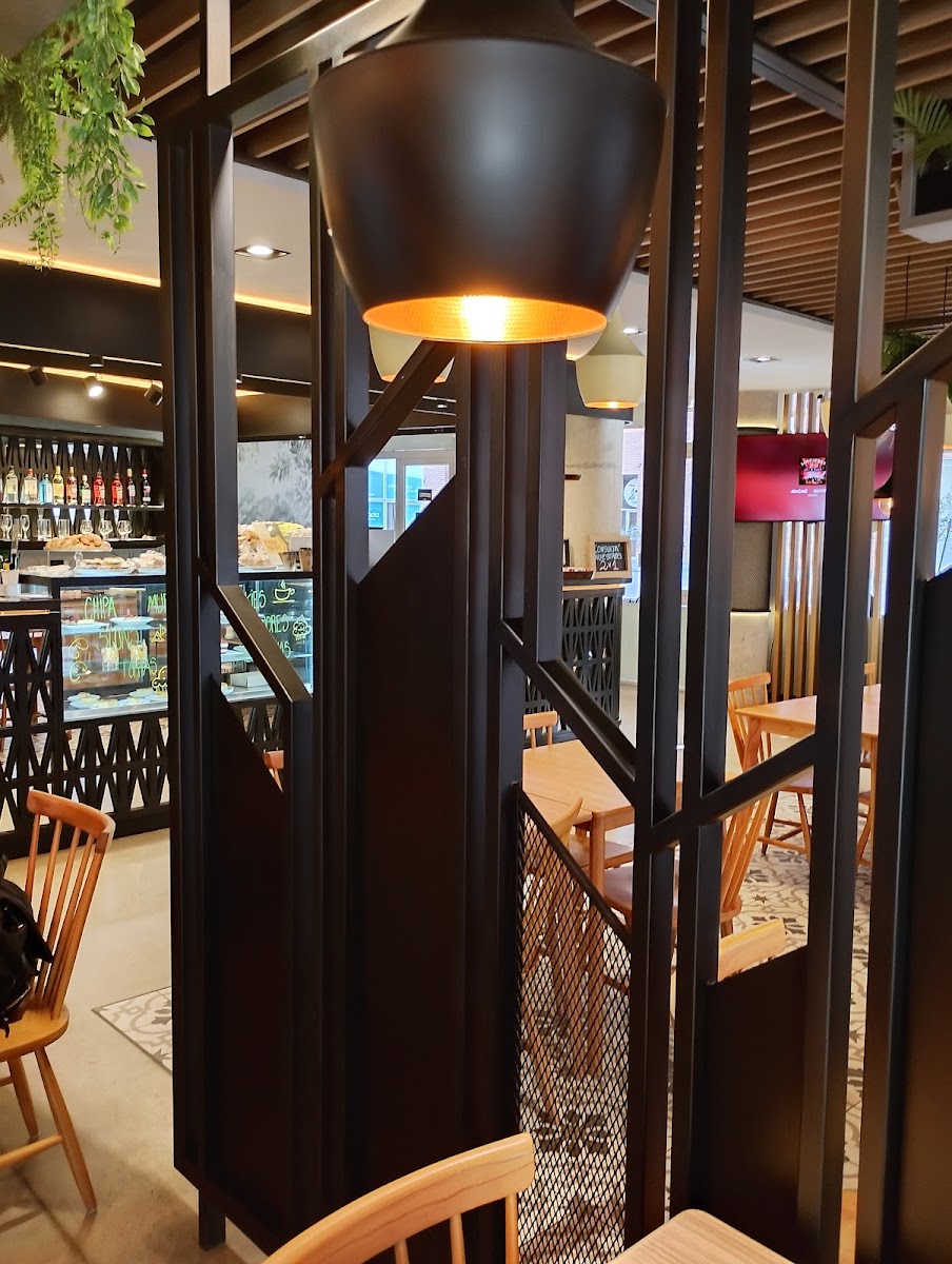 Armenuhí Café & Resto Photo 3