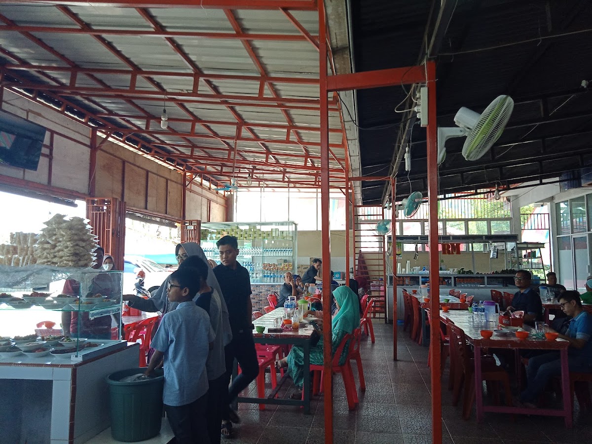 RUMAH MAKAN & PENGINAPAN BAREH SOLOK Photo 2