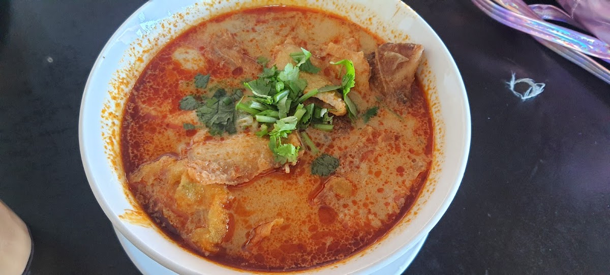 Kolombong Fish Head Curry Kingfisher Photo 9