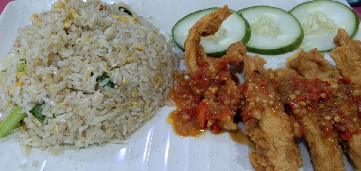 Kolombong Fish Head Curry Kingfisher Photo 4