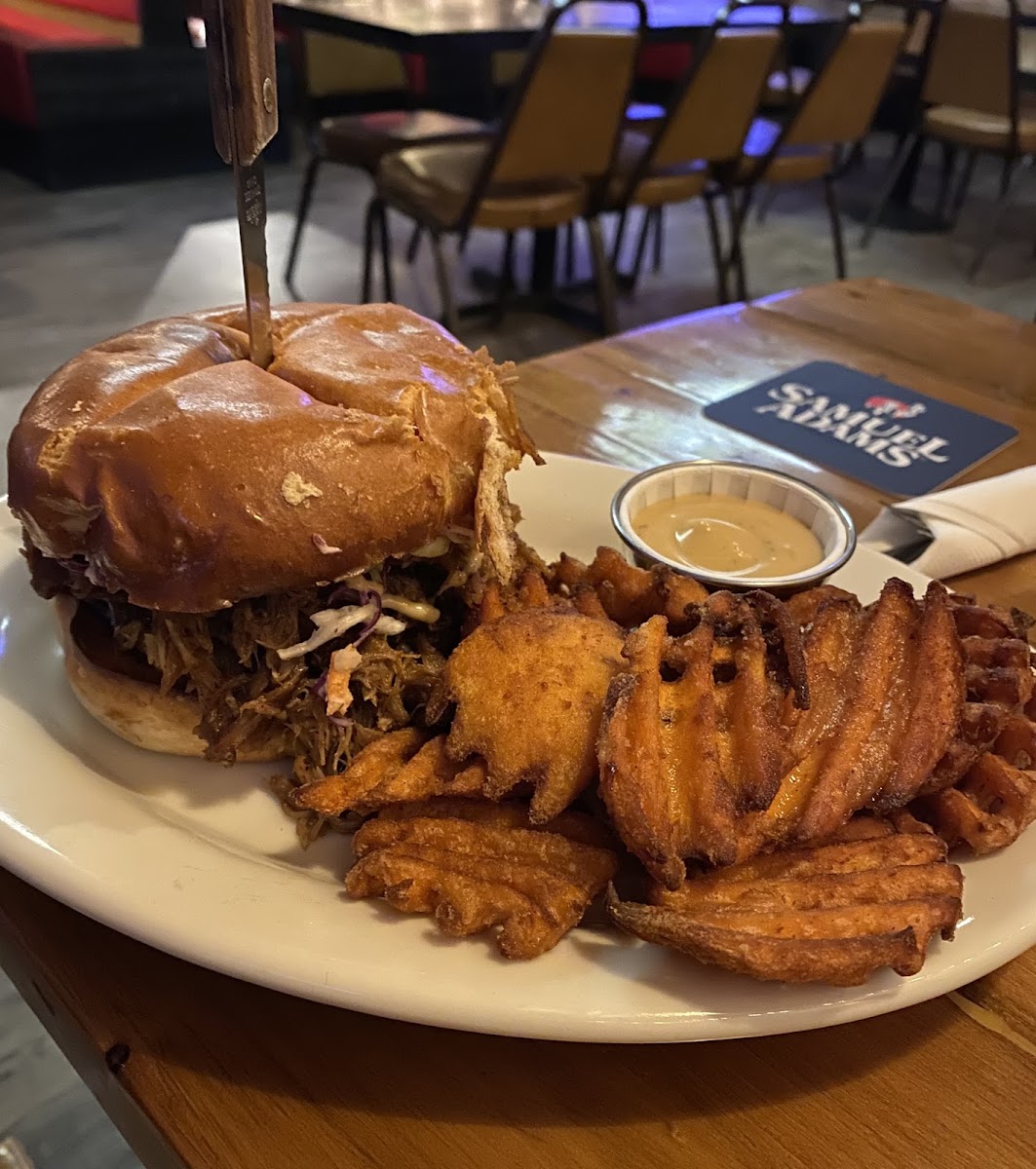 Pine Brook Pub - Boards, Bites, & Brews Photo 2