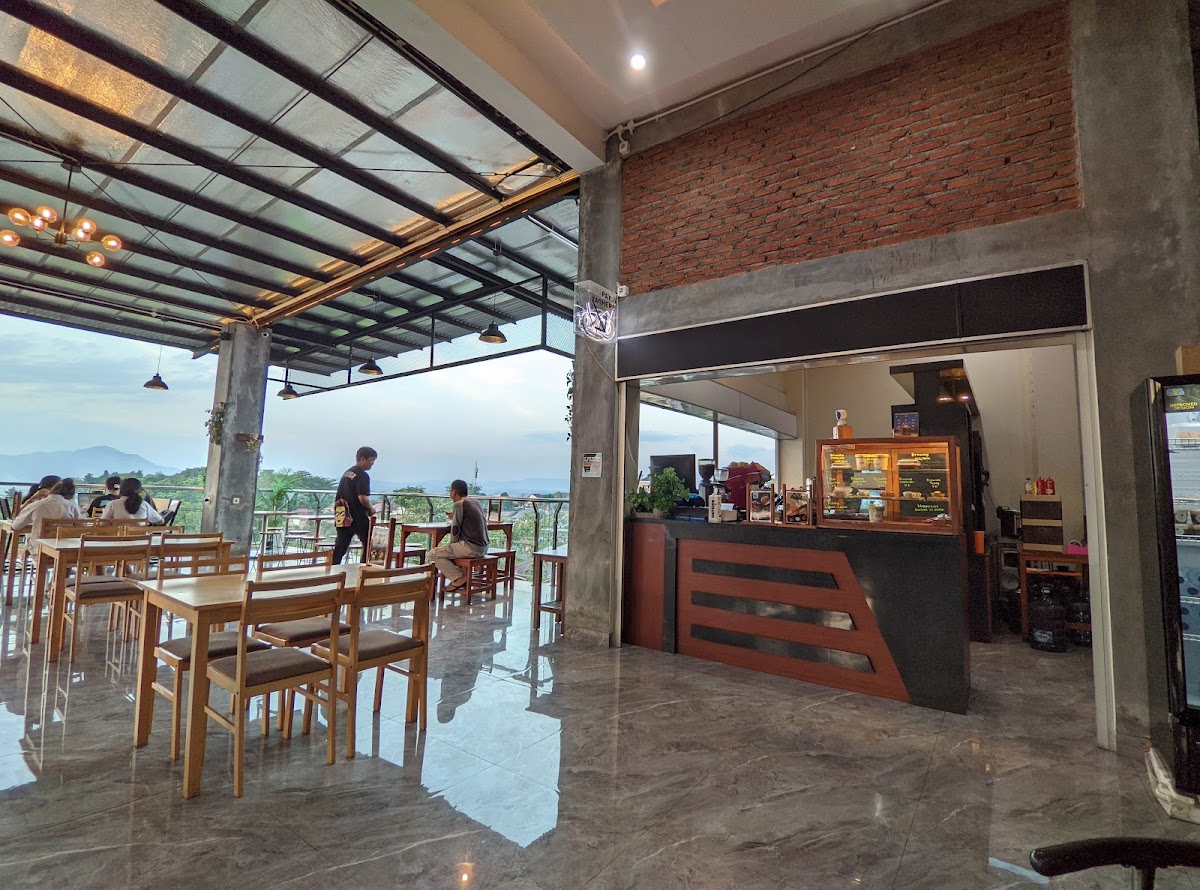 3rd Floor Coffee, Eat & Chill