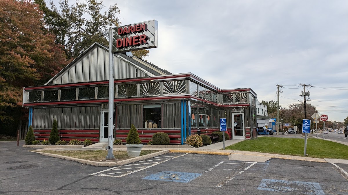 Darien Diner