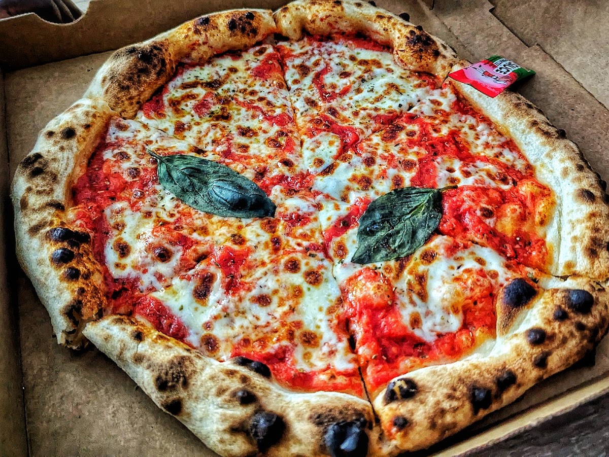 PIZZA E BASTA La Rochelle Photo 10