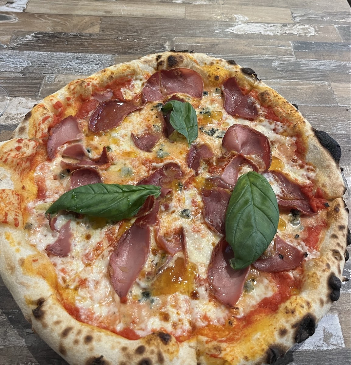 PIZZA E BASTA La Rochelle Photo 4
