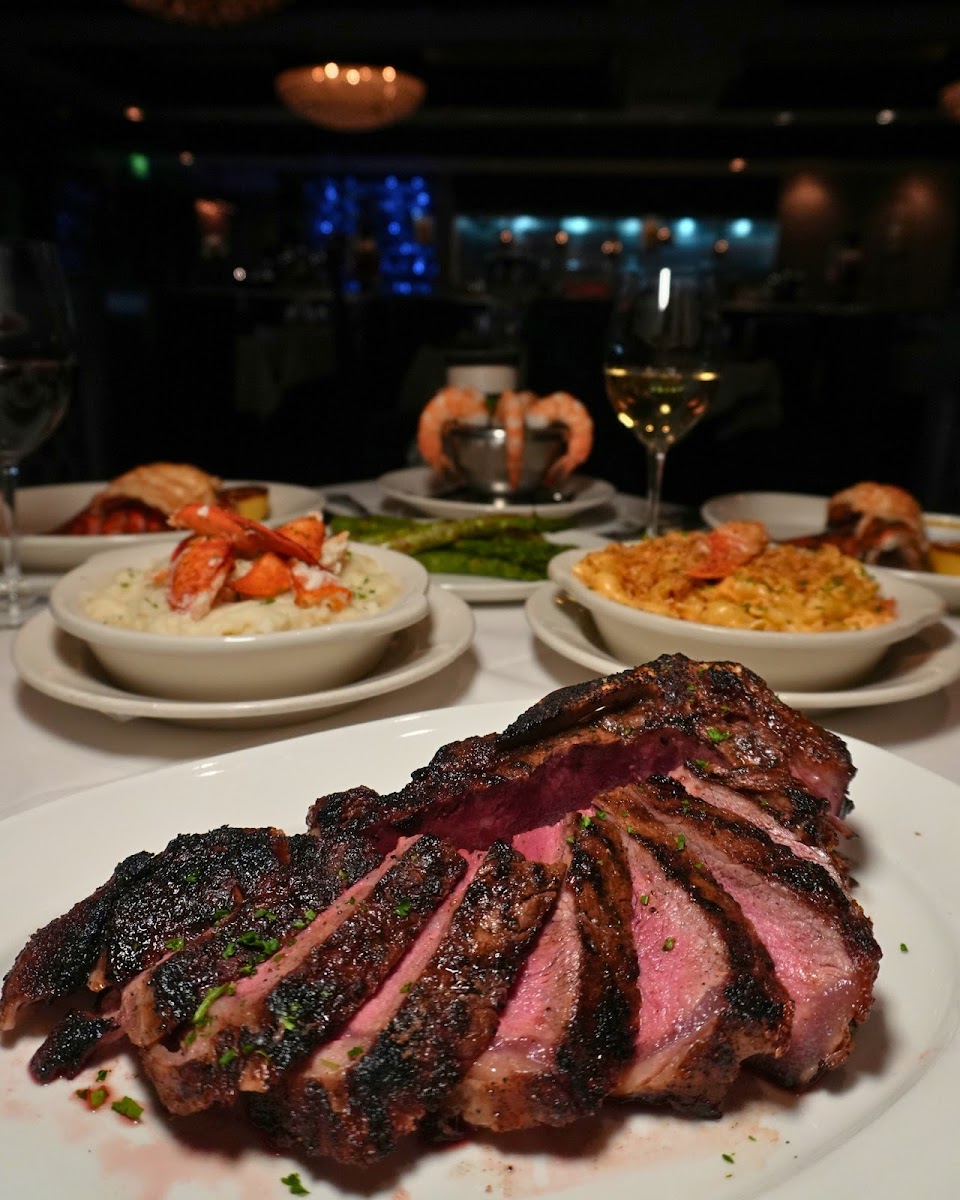 Morton's The Steakhouse - Desert Diamond Photo 3