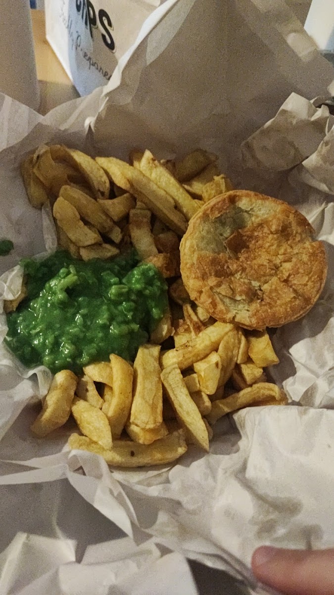 The Green Fish Bar Photo 9