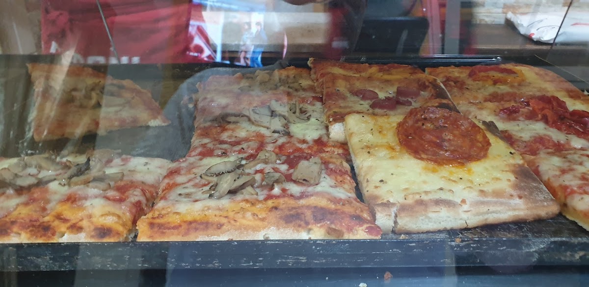 La Pizza Da Michele Photo 8
