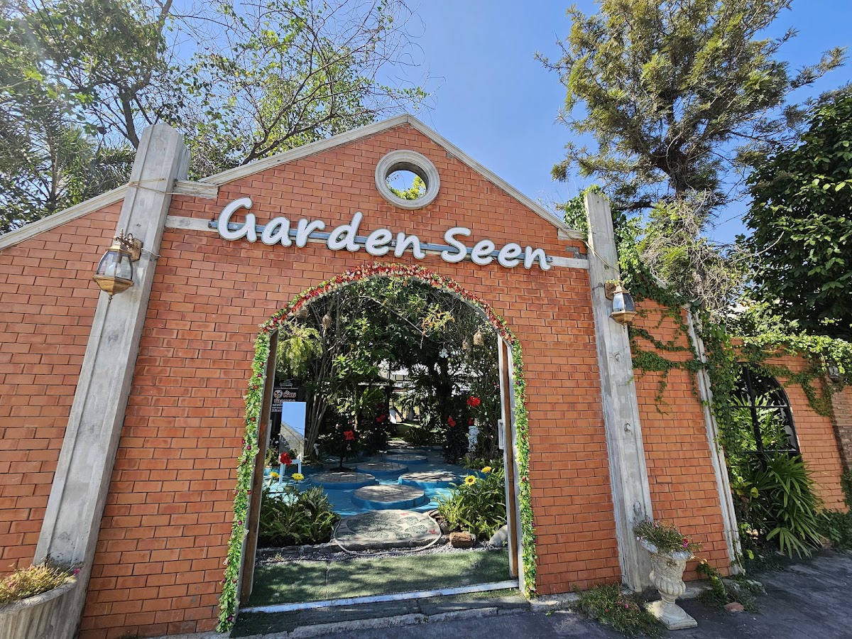 Garden Seen Cafe & Restaurant