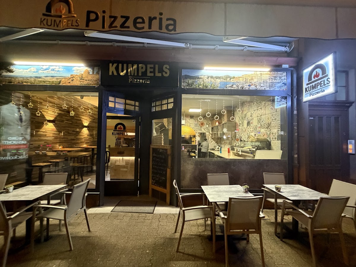 Kumpels Pizzeria Photo 3