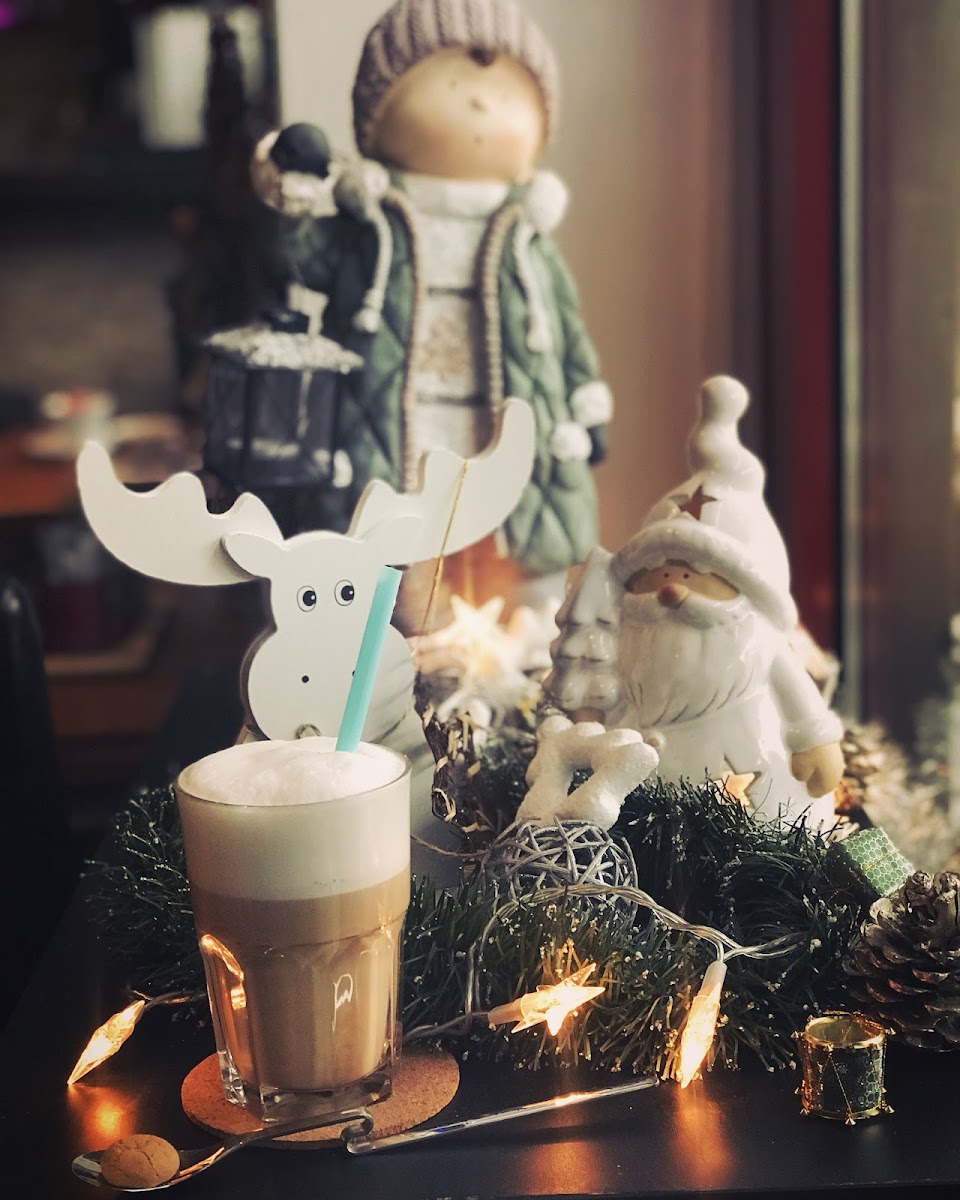 Ari's Coffee Photo 4