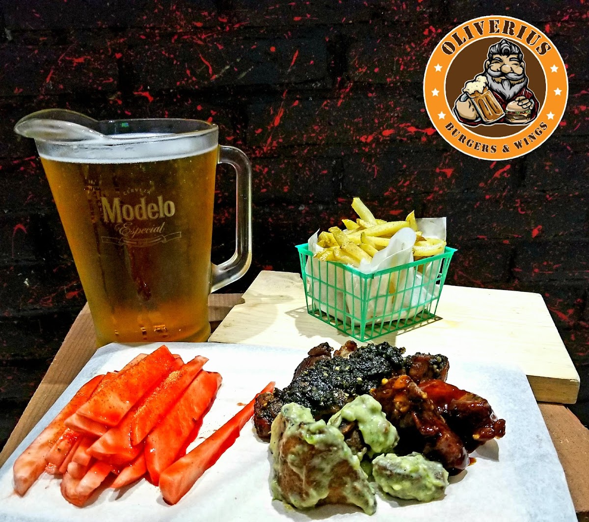 Oliverius Burger and Wings Photo 10