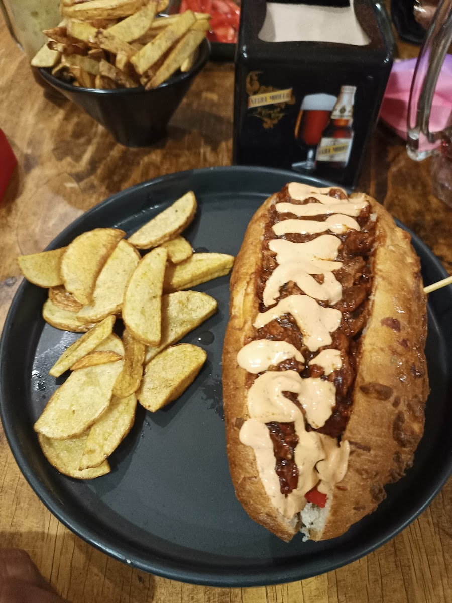 Oliverius Burger and Wings Photo 4