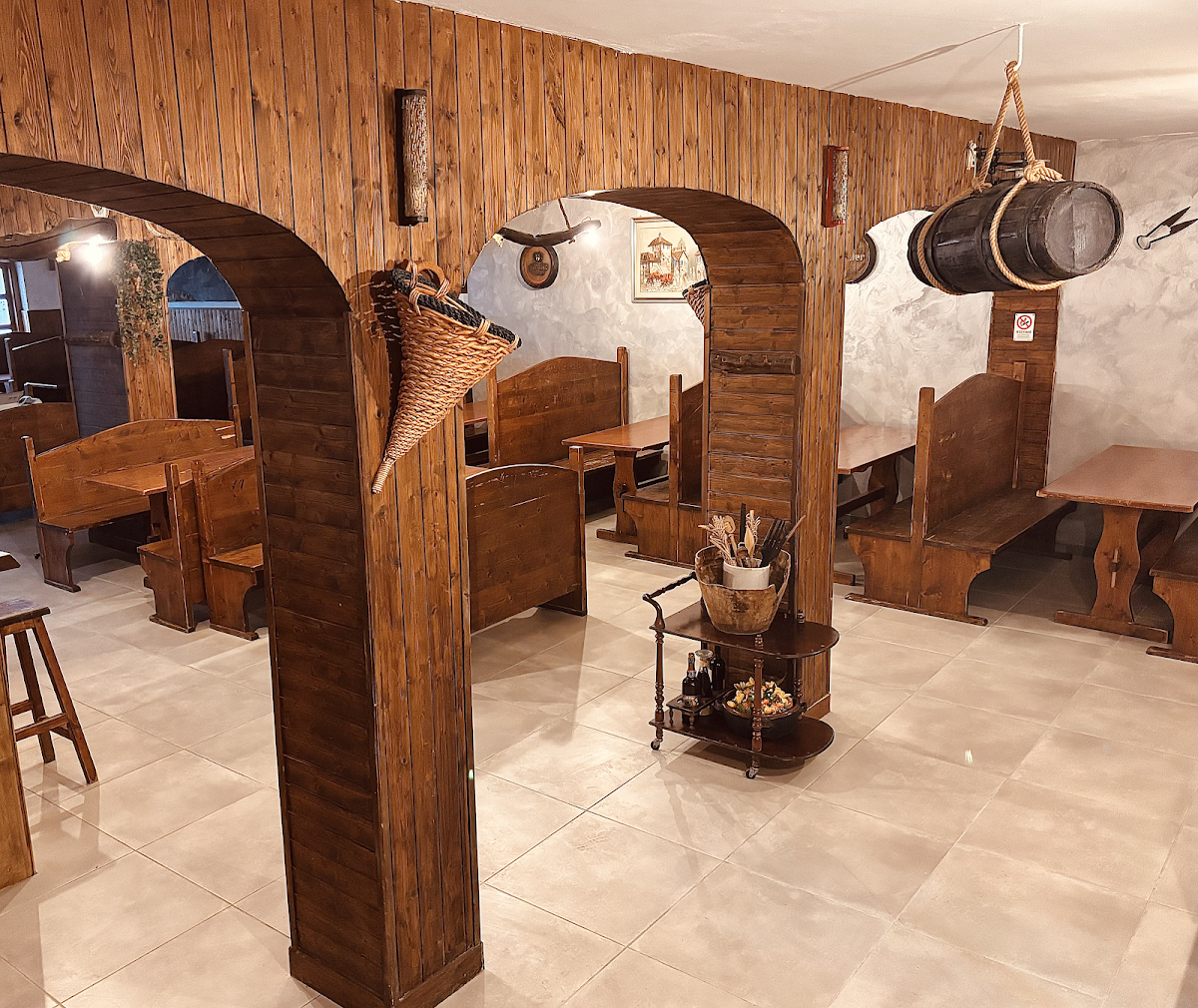 La Taverna - Pizzeria | Pub