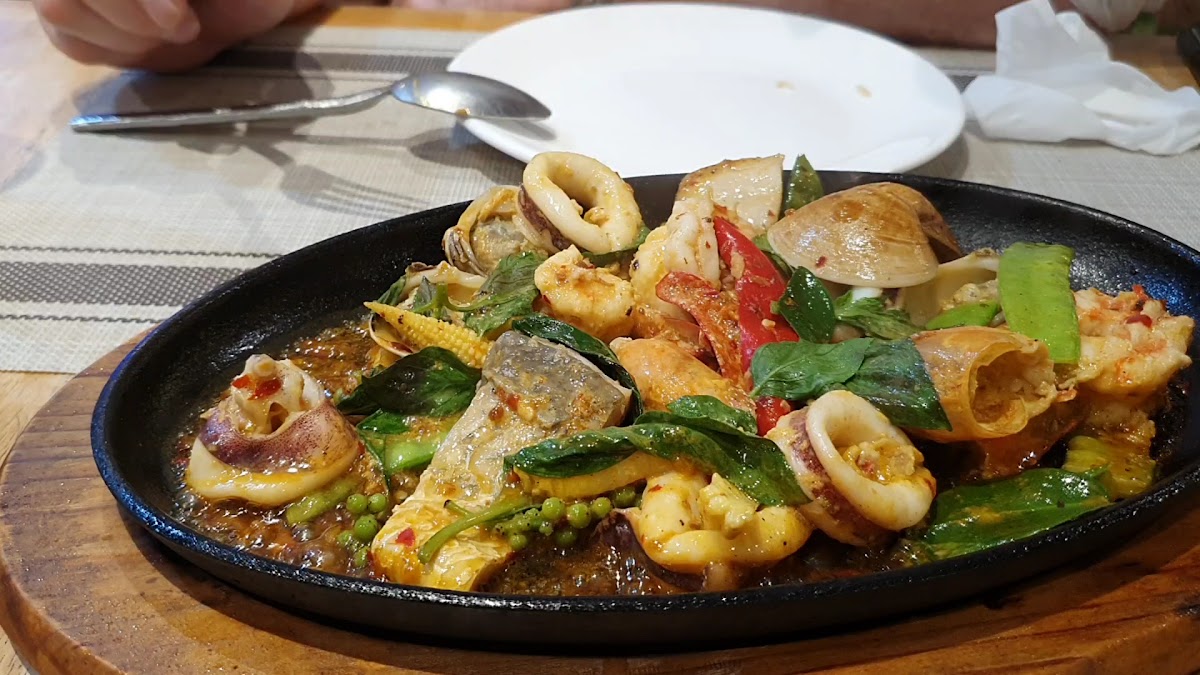 ร้านอาหารเข็มทองเขาตะเกียบ Khemthong restaurant Photo 2