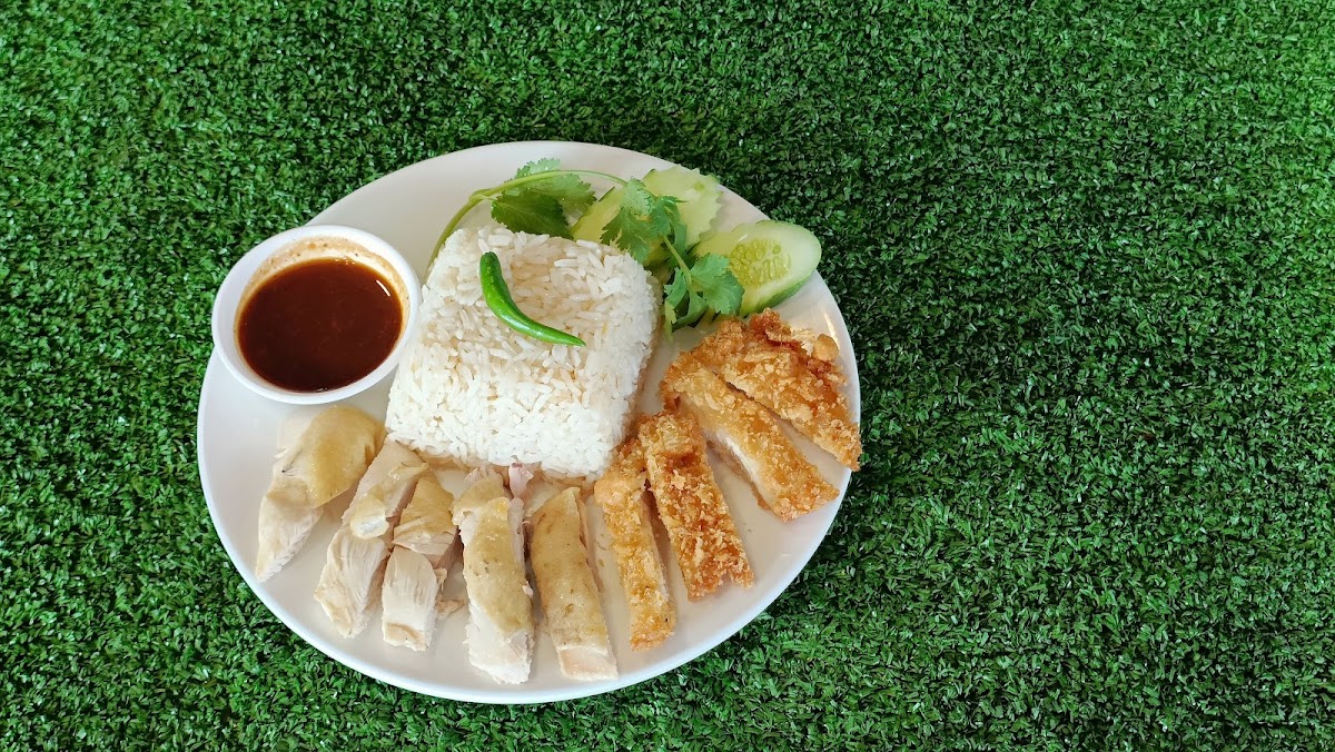 ริมรั้ว Halal food Photo 2