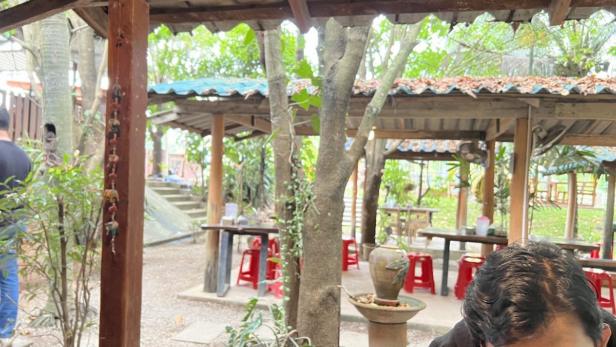 ริมรั้ว Halal food Photo 3
