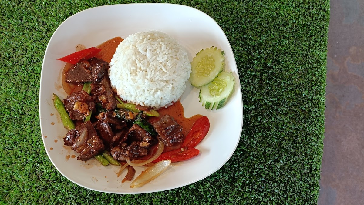 ริมรั้ว Halal food Photo 4