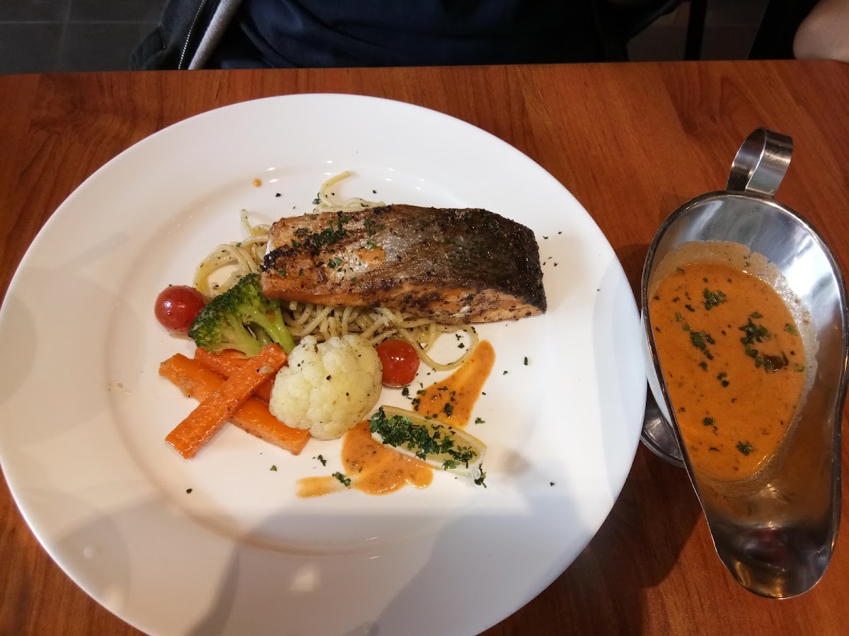 Pollo Mendi Restaurant Photo 9