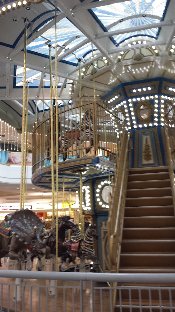 Food Court Photo 4