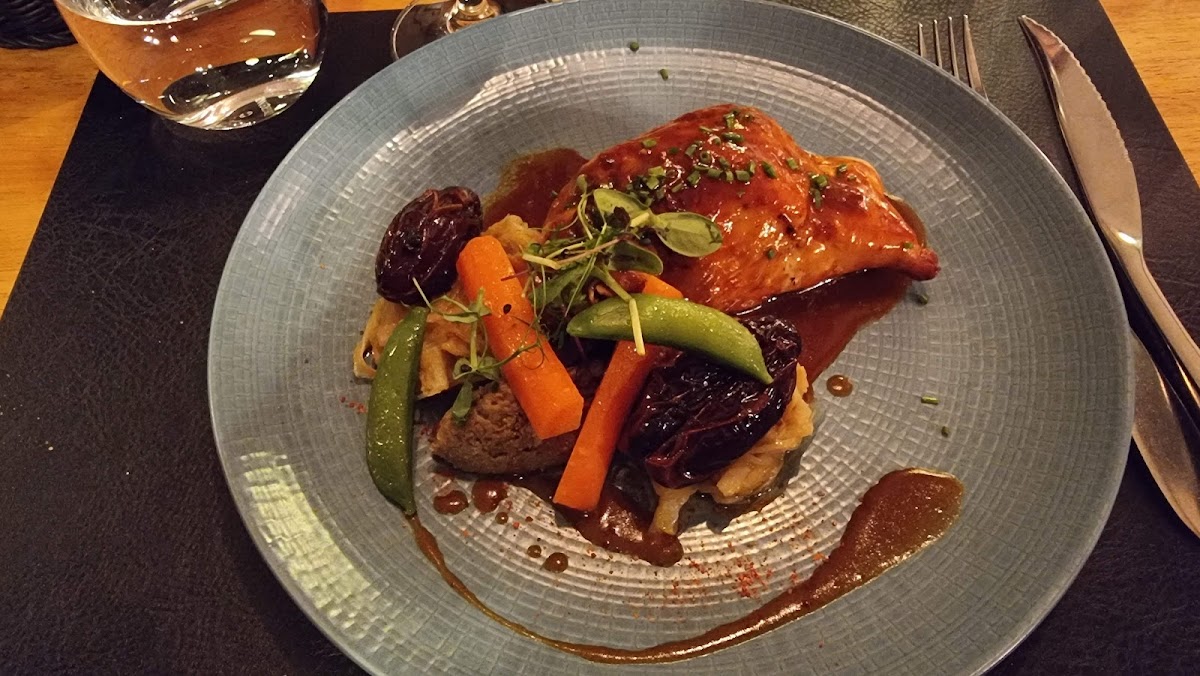 FABRIC RESTAURANT Photo 3