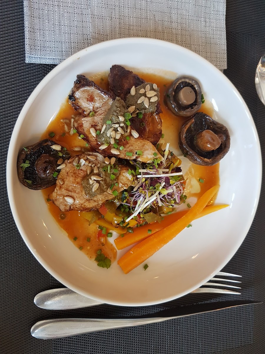 FABRIC RESTAURANT Photo 9