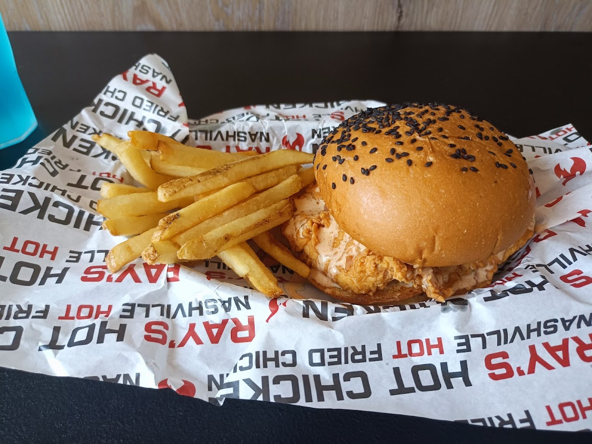 Ray's Hot Chicken - General Ave Photo 7