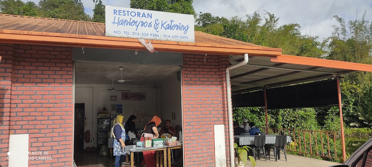 Hanis Cafe & Catering