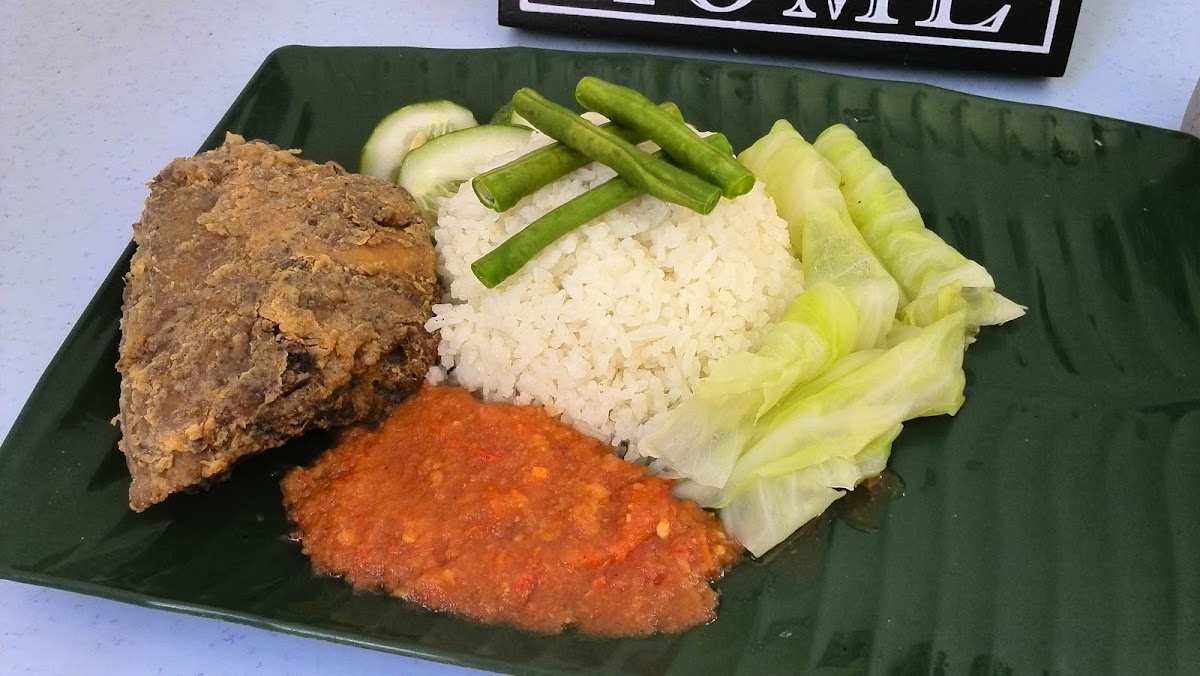 Hanis Cafe & Catering Photo 9