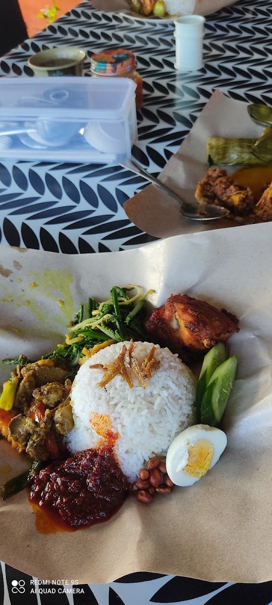 Hanis Cafe & Catering Photo 2