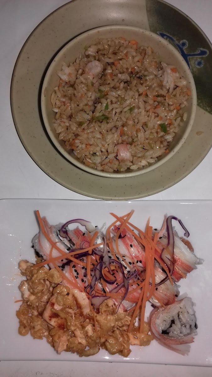 Sushi Express Cumbres Photo 9