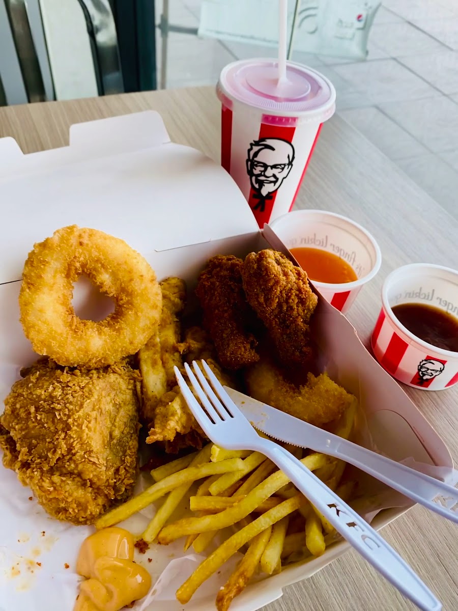 KFC PTT Bangbor Photo 2