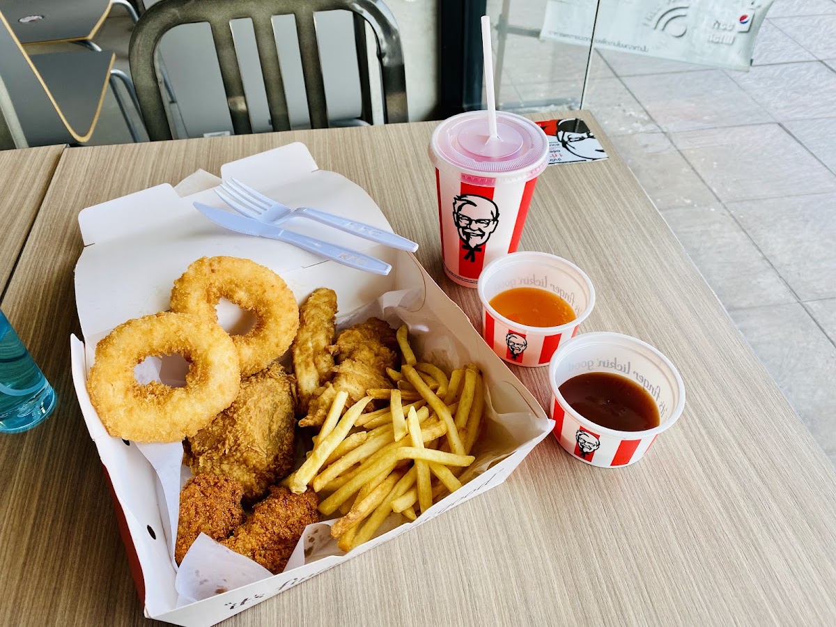 KFC PTT Bangbor Photo 3